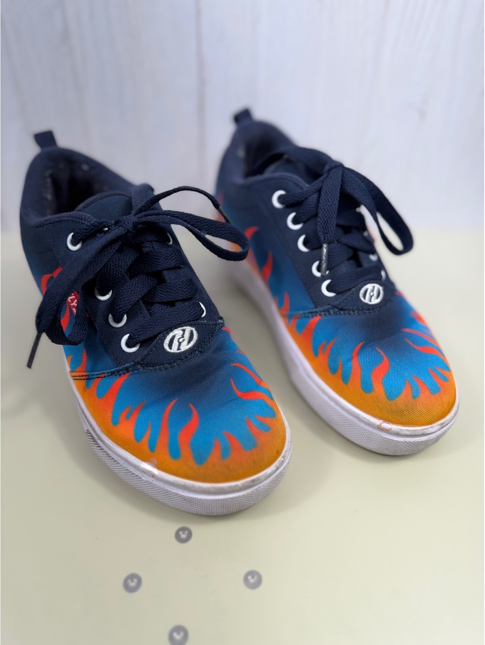 Heelys Flame Print Wheeled Skate Shoes Youth 3